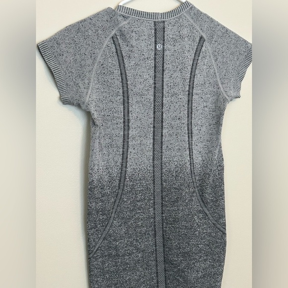 Lululemon 6 Swiftly Tech T-Shirt Tee Shirt Short Sleeve Rare Gray Ombré running - Picture 10 of 10
